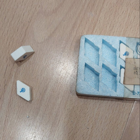 Ceramic turning inserts DNGN 150816 T02020 SN60